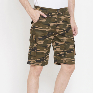 Pantalones cortos deportivos cargo para playa con logotipo personalizado y varios bolsillos para hombre e informales para hombre al por mayor - Product Image 2