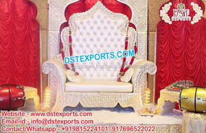 Walima Mehndi Stage Couch Último diseño Mehndi Function Couch Elegante Mehndi Stage Sofá de asiento bajo London Best Wedding Stage - Product Image 6