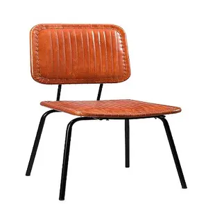 餐椅仿旧棕色饰面皮革和金属椅子，为时尚优雅的用餐体验