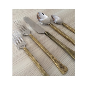 Juego de 5 cubiertos de latón de la más alta calidad con forma personalizada, juego de cubiertos para bodas y fiestas. - Product Image 6