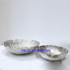 Bol fantaisie de luxe en aluminium plaqué argent de forme ronde en métal servant des fruits secs Bol décoratif pour la maison - Product Image 4