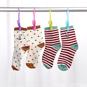 En gros Corde À Linge Coupe-Vent Cintre Suspendu Clip En Plastique pour Petits Vêtements Séchage Peg