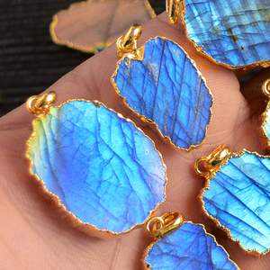 Colgante de labradorita con forma de Buda, collar de labradorita azul, piedra de labradorita - Product Image 3