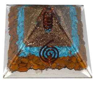 Compra en línea de pirámides de orgón turquesa jaspe estilo Feng Shui talladas a mano envejecidas con ágata de piedras preciosas de punta de cristal a la venta - Product Image 1