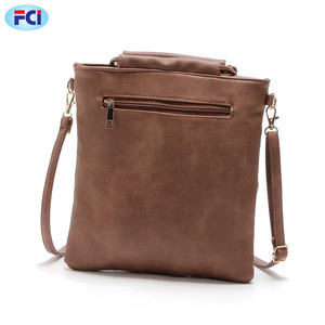 กระเป๋าสะพายข้างแบบวินเทจสำหรับผู้หญิงกระเป๋าทรงถังแบบลำลองมีพู่ซิปปิด - Product Image 3