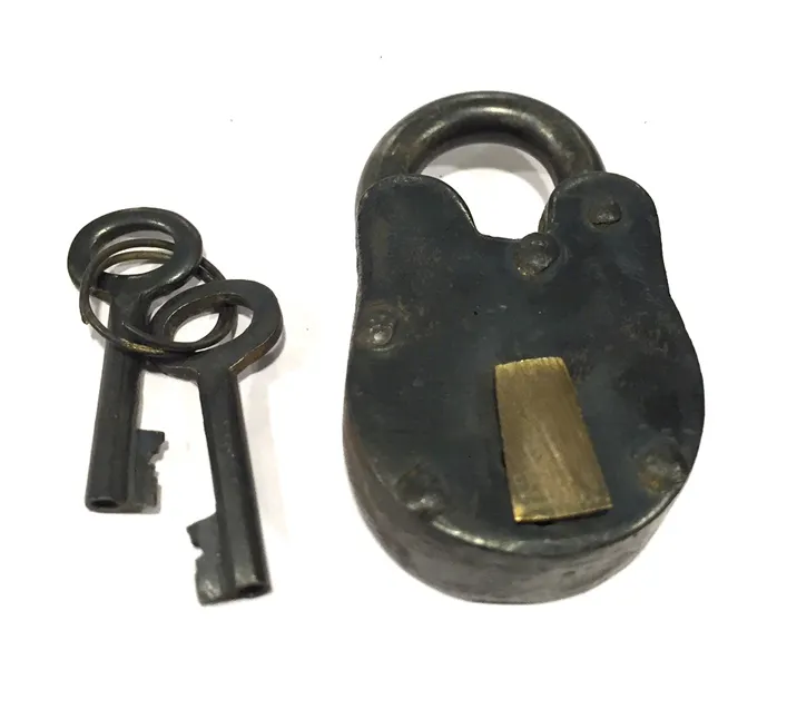 Wholesale Heavy Metal iron Innovative hanging Keys Pad Lock heavy duty solid metal lock and keys