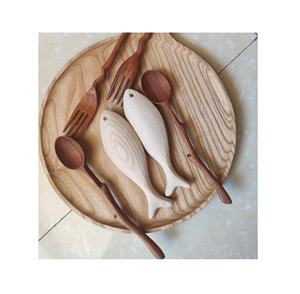 Pescado de madera natural 100% hecho a mano colgante único personalizado arte popular grabado para pintura decorativa pescado de madera de alta calidad - Product Image 1