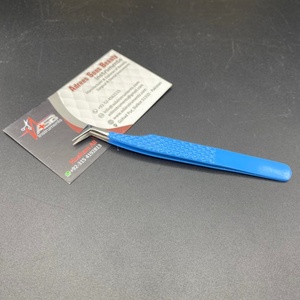 Pinzas de extensión de pestañas con agarre de Diamante Azul cielo de etiqueta privada personalizables Punta puntiaguda de acero inoxidable sostenible - Product Image 1