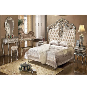 Juego de Muebles de Dormitorio Clásicos de Madera Blanca Tallados a Mano, Muebles de Dormitorio Dobles Queen de Madera Blanca Europea - Product Image 1