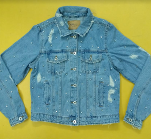 Prendas excedentes de marca: Chaquetas casuales de manga larga con botones para mujer, de mezclilla, algodón, punto y elastano, de Bangladesh. - Product Image 1