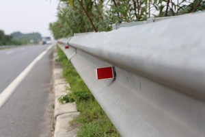รั้วกั้นถนนนิรภัยAASHTOราวกั้นถนนGuardrail H2W4 Spacerทางด่วนบนถนนทางหลวง - Product Image 3