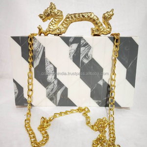 Pochette en bois décorée de strass pour femmes au design personnalisé Support et chaîne en or Pochette Mattel à la mode - Product Image 6