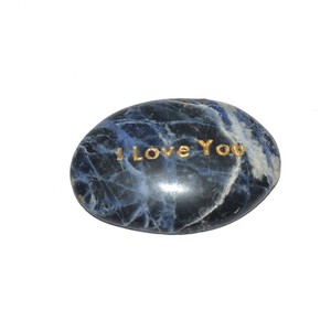 Sodalita Te amo Grabado Piedra ovalada Curación Piedras grabadas personalizadas - Product Image 1