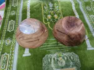 Saladier en bois d'acacia poli avec style ivoire et artisanat naturel de conception de plumes à des fins décoratives - Product Image 5