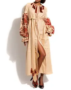 새로운 여성 드레스 100% 리넨 도매 사용자 정의 제조 리조트 착용 긴 퍼프 슬리브 와이드 컷 긴 우크라이나 드레스