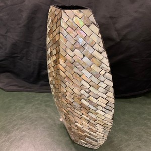 Jarrón de Mesa con Incrustaciones de Madreperla, Estilo Europeo de Diseño Moderno, con Esmalte Transparente, Marca Huong Dang - Product Image 3