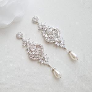 Boucles d'oreilles de mariée en cristal, fabriquées à la main, pour un bonheur éclatant - Product Image 1