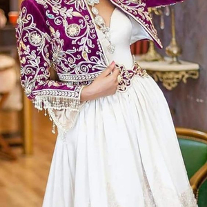 Chaqueta corta con falda y su embellecedor de trabajo pesado, DABKA, cuentas de cristal, piedra de vidrio para ropa de fiesta/boda @ 2022 - Product Image 1