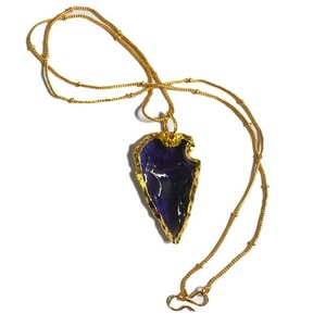 Collier en verre électroplaqué avec pierres naturelles de guérison de la meilleure qualité, améthyste taillée en cœur : Collier en verre électroplaqué - Product Image 1