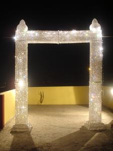 Diamant chaud cristal perlé haute qualité fantaisie podium nickelé cristal perlé Style moderne Unique luxe podium pour scène - Product Image 4