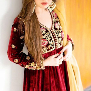 NEW--BEAUTIFUL BRODERIE SUR LONG KAMEEZ, PANTALON VELOURS ROBE pour Parti-PORTER et DE MARIAGE @ 2021 - Product Image 1