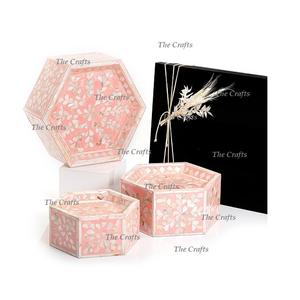 Soporte de servicio de chocolates de madera y fregona con elevador de forma hexagonal con juego de 3 soportes de chocolates de diferentes tamaños - Product Image 6