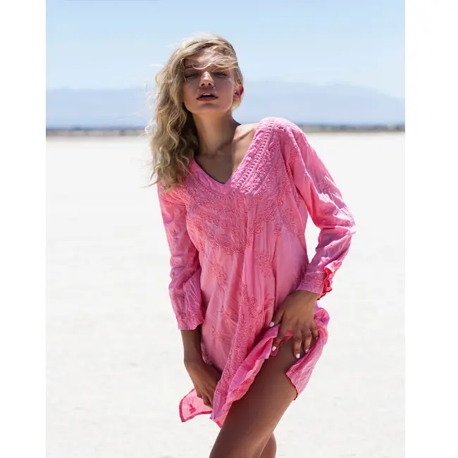 Stunning bella Tramonto blush con bel ricamo perfetto beach cover up fessura del Lato dettaglio la hem Relaxed fit Rosa vestito