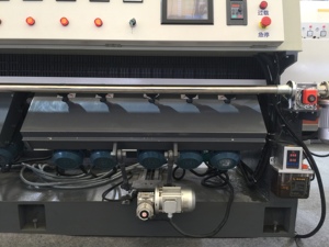 Macchina automatica per la lavorazione del vetro con controllo PLC a 9 motori / macchina per la bordatura del vetro / macchina per la lucidatura del vetro - Product Image 4