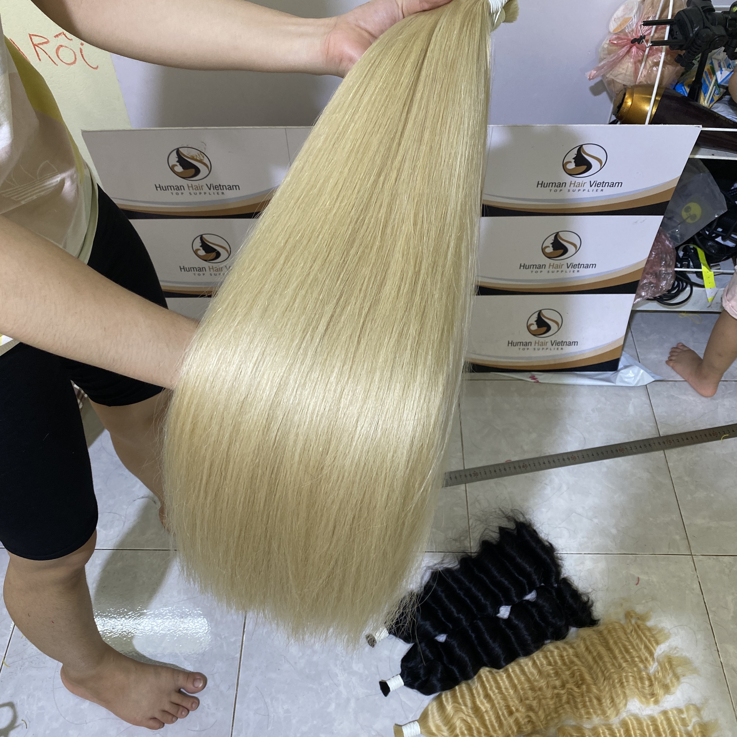 cheap raw human 613 virgin russian blonde hair bundles  613 human hair weave blonde vendors  613 cuticle aligned hair human