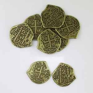 Monedas de Juguete de Doblón Pirata Español Europeo de Bronce Antiguo, Cofre del Tesoro para Niños - Product Image 1