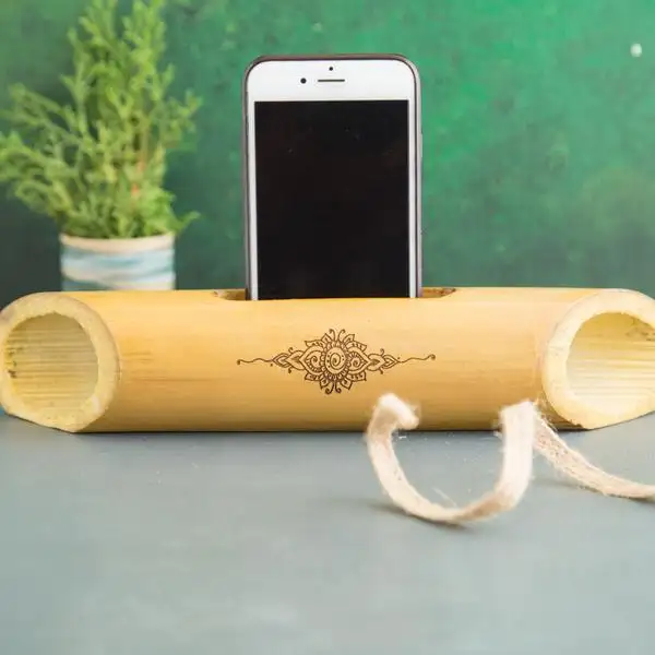 2021 yeni model katı bambu cep tutucu amplifikatör yeni tasarım çok amaçlı taşınabilir masa süsü mobil tutucu toptan fiyat