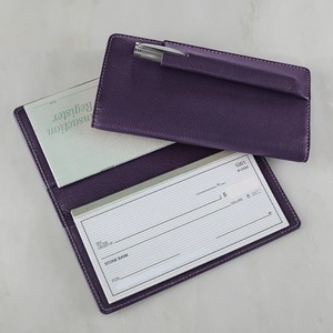 Funda de cuero púrpura con soporte para bolígrafo y tarjetero - Product Image 1