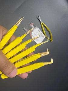 Pince à épiler professionnelle professionnelle en acier durable jaune or avec logo personnalisé pince à épiler extension de cils pointe en fibre - Product Image 5