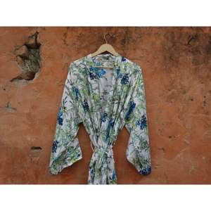 Handmade Indian Maxi Gown Dress <b>White</b> Floral Kimono Style Full Length Sleepwear Vintage <b>Silk</b> Saree Knee Length Bathrobe Summer - Product Image 5