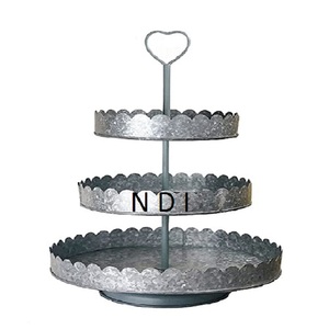 Support à cupcakes galvanisé de dernière génération pour la restauration, avec design personnalisé pour la maison, les restaurants et les hôtels. - Product Image 1
