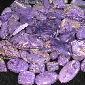 Pierres précieuses en vrac de Charoite violettes naturelles de haute qualité avec certificat IGI matériel de fabrication de bijoux de haute qualité - Product Image 6