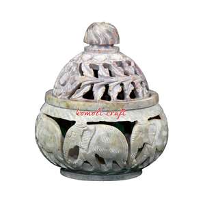 มือแกะสลักสบู่แกะสลักช้างชาผู้ถือแสง - Product Image 1