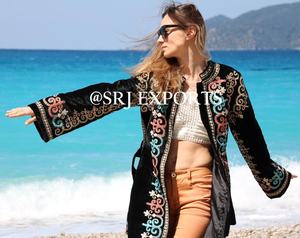 Veste longue en velours bohème à col mandarin brodée à la main de qualité supérieure Voguish, motif floral vintage, couleur bonbon - Product Image 1