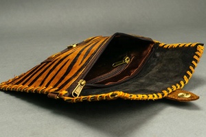 Véritable fait à la main recyclé imprimé Animal fourrure cuir femmes pochette élégant trapu arc-en-ciel couleur multi-usage sac à main ATM porte-carte portefeuilles - Product Image 4