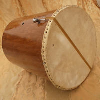 Tambor Medieval de concha larga con palo de tambor MUZIKKON