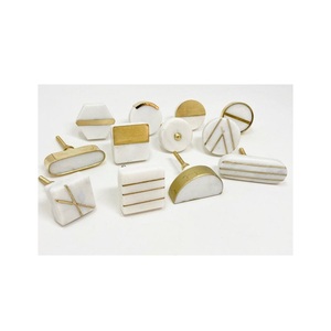 ลูกบิดประตูทองเหลืองทรงวงรีทำด้วยมือสไตล์อินเดียสวยงามสำหรับห้องนอนห้องนั่งเล่นห้องครัวห้องน้ำลิ้นชักตู้เสื้อผ้า - Product Image 1