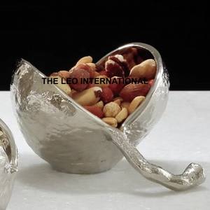 ชามโลหะตกแต่งทำมือสำหรับโชว์ในห้องนั่งเล่น ดีไซน์โดดเด่นมีเอกลักษณ์ ผิวเงางาม ออกแบบได้ฟรี - Product Image 5