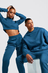 Ensemble de survêtements d'hiver unisexe bleu foncé pour femmes, haut court, sweat-shirt pour hommes, logo personnalisé imprimé, grande taille, fabriqué à Sialkot, Pakistan - Product Image 2