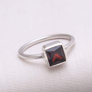 พลอยโกเมนธรรมชาติสีแดง925แหวนเงินแท้เครื่องประดับดีไซน์คลาสสิกและดูสง่างาม - Product Image 2