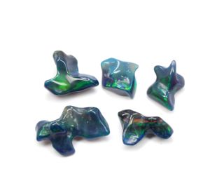 Ópalo etíope negro natural liso pulido forma áspera Fuego Azul ópalo etíope piedra preciosa - Product Image 2