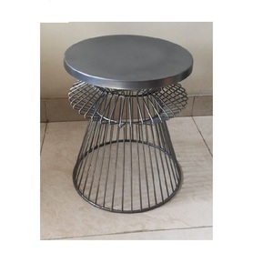 Mesa de Centro de Metal de la Más Alta Calidad, Martillada, Redonda, de Tamaño Mediano, Color Dorado, a un Precio Atractivo - Product Image 2