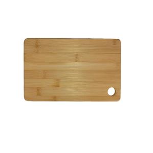 Elegante tabla de cortar de mármol y madera en colores blanco y marrón, perfecta para cortar verduras y accesorios de cocina - Product Image 3
