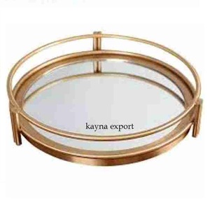 Plateau en métal décoratif avec un design en feuille d'or fantaisie et une finition polie pour les hôtels - Product Image 4
