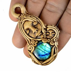 Pendentif classique en argile polymère avec pierre précieuse labradorite multicolore, bijou de mariage unisexe, breloque - Product Image 1