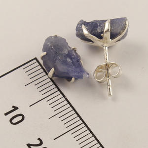 Boucles d'oreilles en Tanzanite brute, argent sterling 925 massif, clous en cristal de guérison pour femme, bijoux bruts en gros, Sunrise Jewellers - Product Image 2